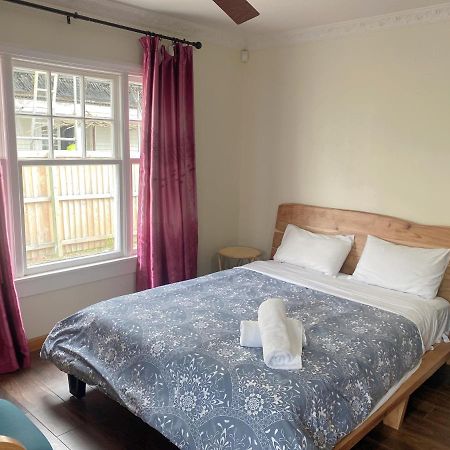 Merivale Four Bedroom House ไครสต์เชิร์ช ภายนอก รูปภาพ